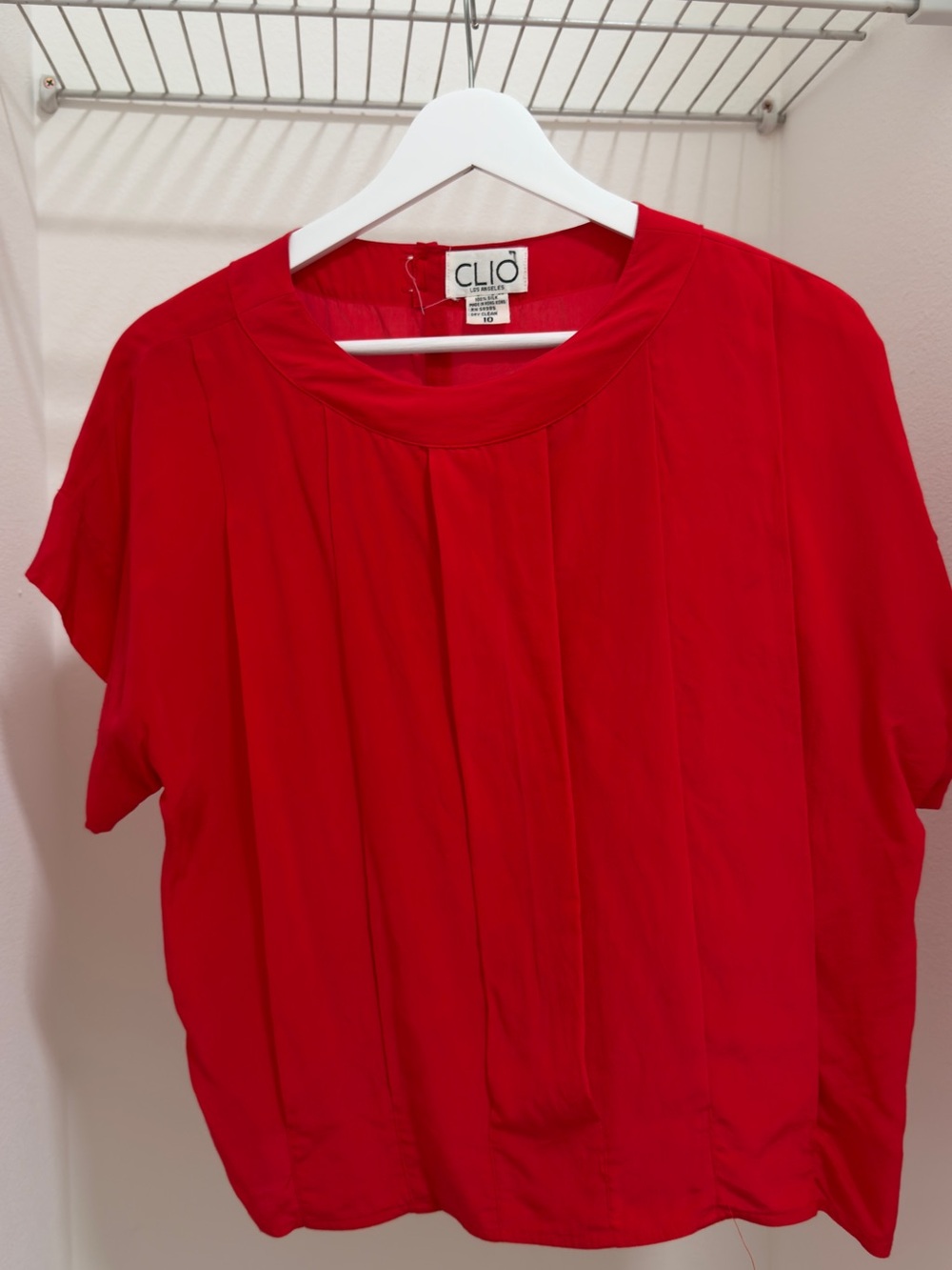 CLIO 100% Vintage Red Pleated Short Sleeve Women's Top